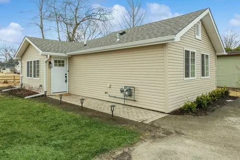 w861 Pell Lake Drive, Bloomfield, WI 53128