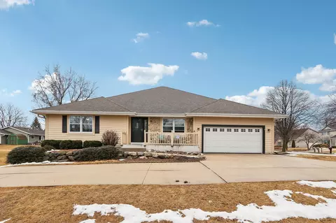 615 N N Ml, Saukville, WI 53080