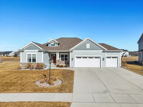 3044 Mendota, Summit, WI 53066