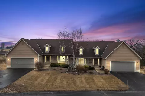 2084 Upper Rdg, Port Washington, WI 53074