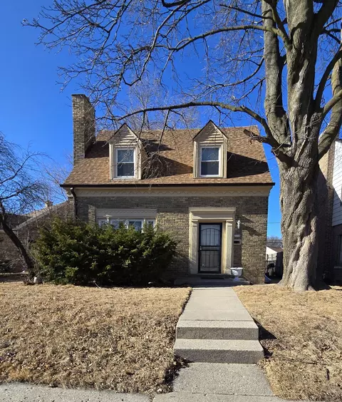 2118 W Roosevelt, Milwaukee, WI 53209