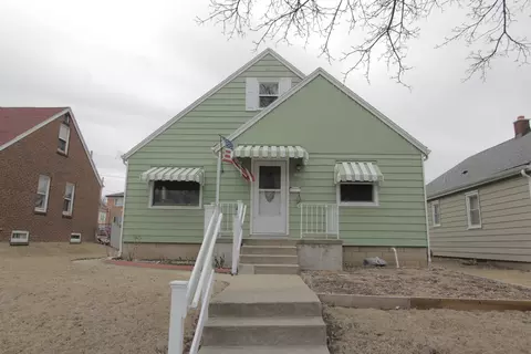 2207 S 65th, West Allis, WI 53219