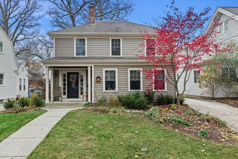 847 E Lake Frst, Whitefish Bay, WI 53217