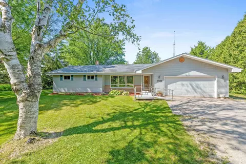 1736 Whitewater, Manitowoc Rapids, WI 54220