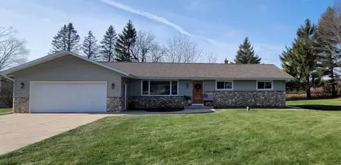 w368n5623 Indianhead, Oconomowoc, WI 53066