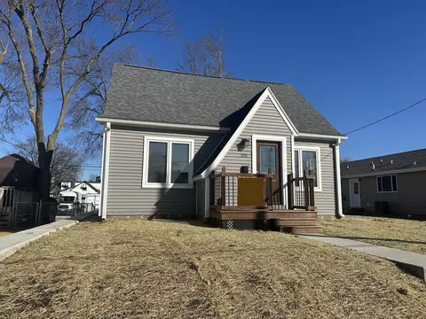 2710 Onalaska, La Crosse, WI 54603