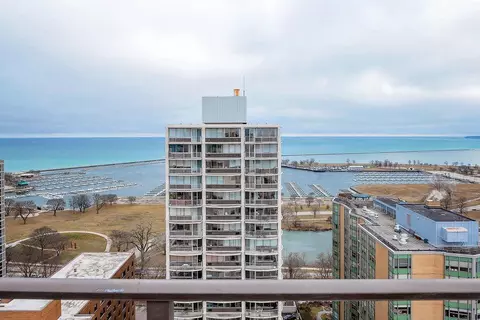 1633 N Prospect #16D, Milwaukee, WI 53202