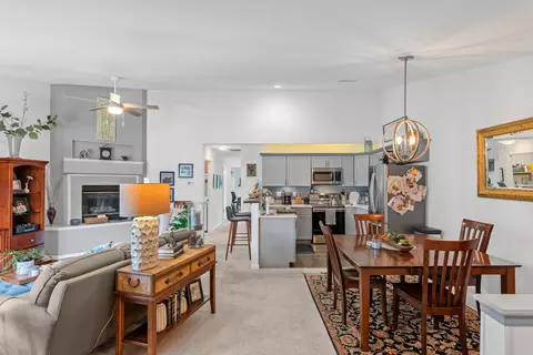 11130 W Gilbert UNIT F, Wauwatosa, WI 53226