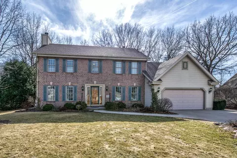 8521 W Redwing, Franklin, WI 53132