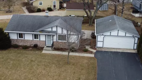 2725 Crestview Park, Racine, WI 53402