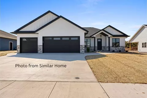 2314 Crossing Mdws, Manitowoc, WI 54220