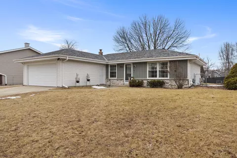 8577 S Sharon, Oak Creek, WI 53154
