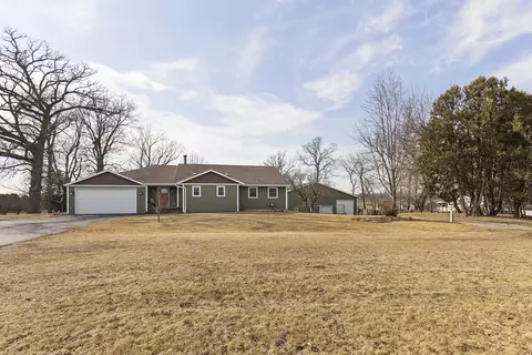 n2083 Blackhawk Island Road, Koshkonong, WI 53538