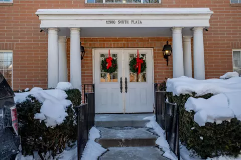12980 W Bluemound #202, Elm Grove, WI 53122