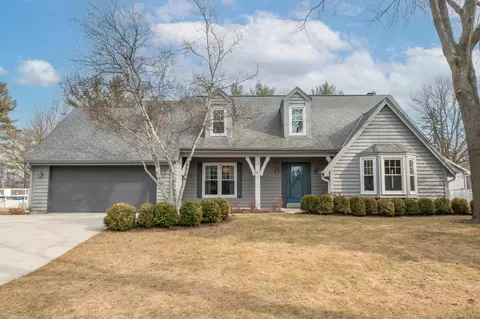 7840 S Ridgewood, Franklin, WI 53132