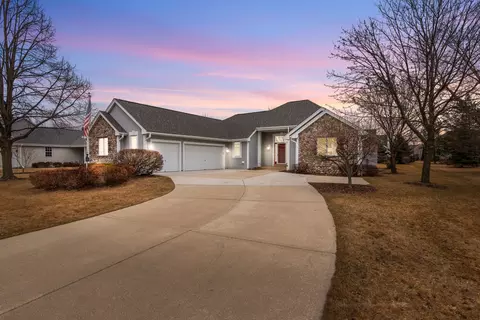 1275 Yosemite, Oconomowoc, WI 53066