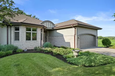 16600 Lake #B, Brookfield, WI 53005