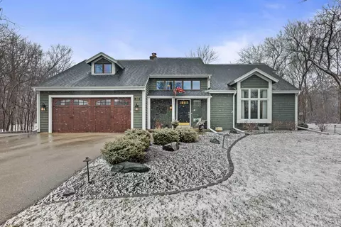 w278n2720 Rocky Pt, Pewaukee, WI 53072