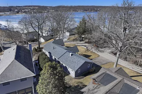 517 Sauk, Fontana, WI 53125