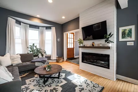 1636 N Warren #1636A, Milwaukee, WI 53202
