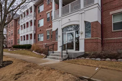 420 57th #109, Kenosha, WI 53140