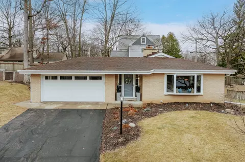 607 N 116th, Wauwatosa, WI 53226