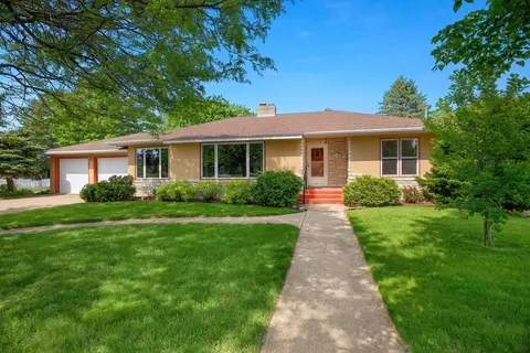 2201 Coulee, La Crosse, WI 54601