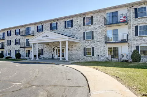 151 N University #305, West Bend, WI 53095