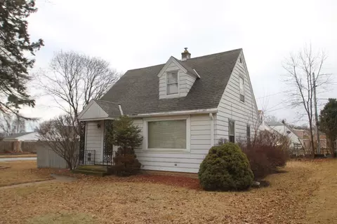 8907 W Montana, West Allis, WI 53227