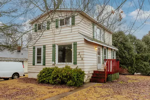 318 N Washington, Waukesha, WI 53188