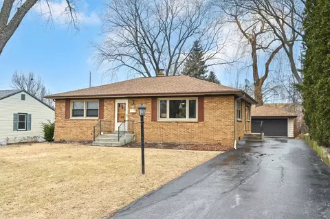 518 N 98th, Wauwatosa, WI 53226