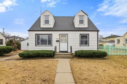 2069 W Howard, Milwaukee, WI 53221