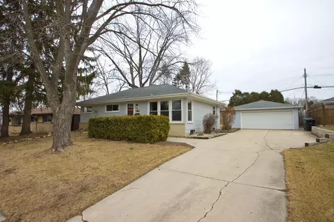 w148n8314 Albert, Menomonee Falls, WI 53051