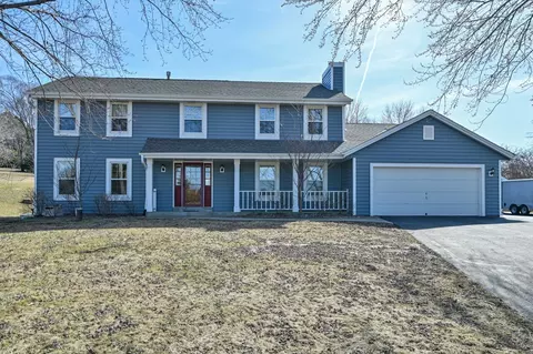 w281s3696 Woodcock, Genesee, WI 53189