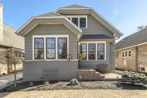 4058 N Larkin, Shorewood, WI 53211
