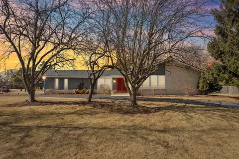 8852 N Malibu, Bayside, WI 53217
