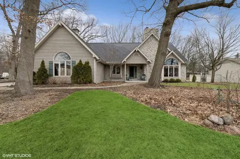 200 W Trillium, Oak Creek, WI 53154