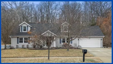802 Ridge Vw, Hartford, WI 53027