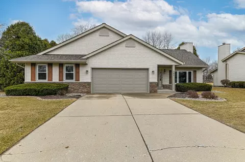 360 E Quail, Oak Creek, WI 53154