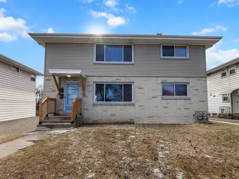 8037 W Thurston #8039, Milwaukee, WI 53218
