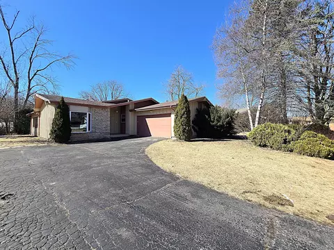 9761 W Teresa, Milwaukee, WI 53224