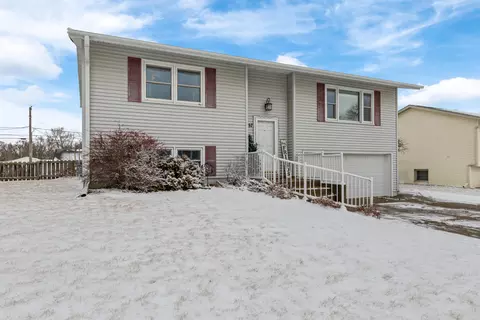 1057 Green Bay, Onalaska, WI 54650