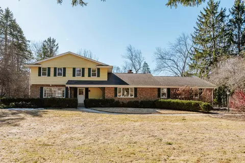 7625 W Sunnyvale, Mequon, WI 53097
