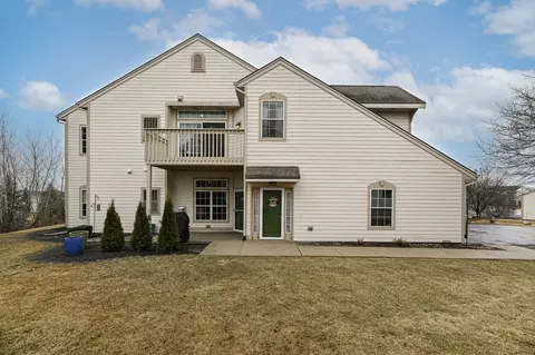 8542 S Bedford, Oak Creek, WI 53154