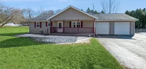 w5391 Kenosha Drive, Sugar Creek, WI 53121