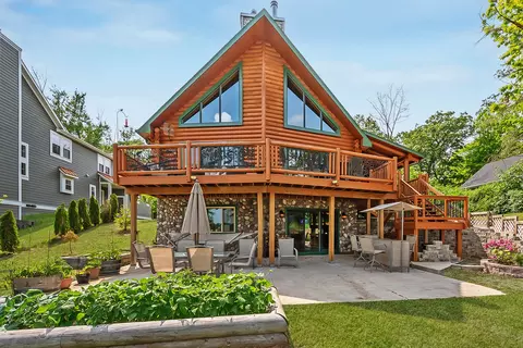 7031 W Wind Lk, Norway, WI 53185