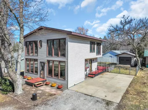 8417 Wren, Burlington, WI 53105