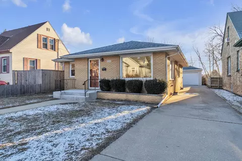 3027 Elm, Racine, WI 53405