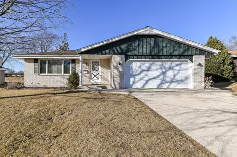 5856 Sugarbush, Greendale, WI 53129