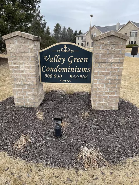 934 Oconomowoc #934, Oconomowoc, WI 53066